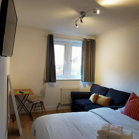Cobbold Court Share Flat Apartment ลอนดอน ภายนอก รูปภาพ